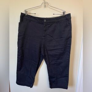 St. John's Bay Navy Cropped Pants